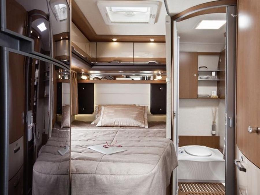 Интерьер Knaus Sun TI 2010 года  (фото 4 из 16)
